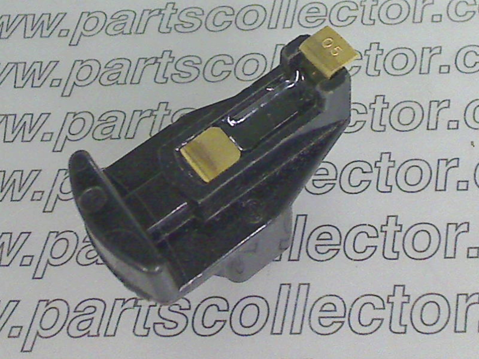 DISTRIBUTOR ARM